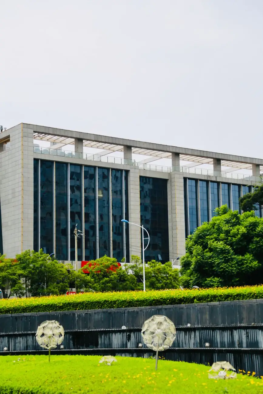 基于系统集成的智慧工厂数据平台建设方案与实施要点